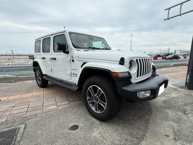 走行距離は５３００Ｋｍで安心してお乗りいただけるお勧めお車です。ＳＵＶにこだわり続け、伝統あるＪｅｅｐをせひご体験下さいませ。