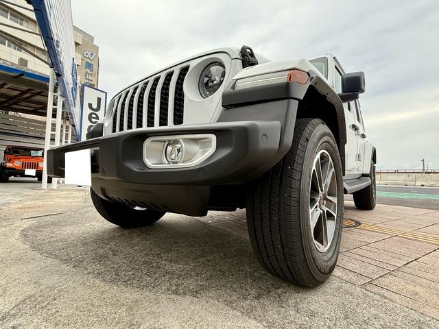 レーンアシスト機能を装備！車線をはみ出すと警報をしてくれるシステムですので安心してお乗りいただけます。