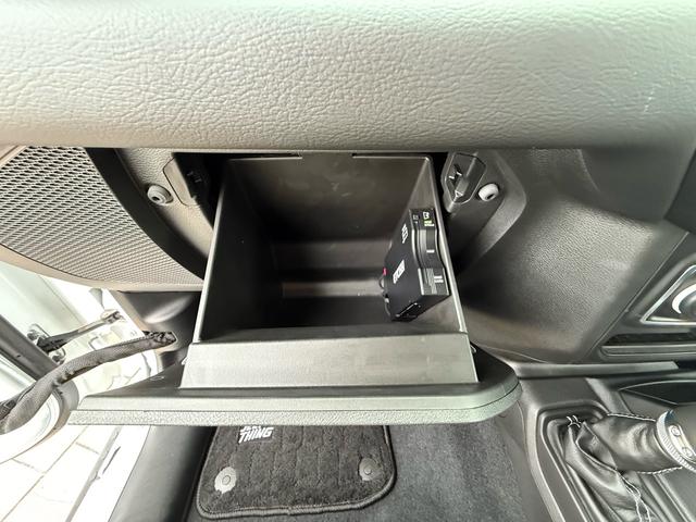 ＥＴＣはグローブボックス内に装備されてまります。高速道路の乗り降りも楽々です！