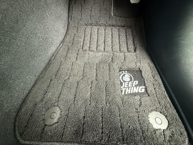 Ｊｅｅｐダッグのポイントが可愛いフロアマットです。