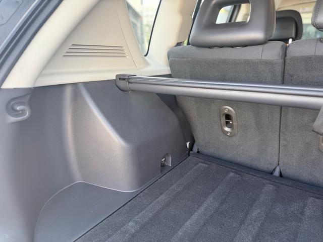 走行距離は４５８００ｋｍで安心してお乗りいただけます。長さ４４７ｃｍ幅１８１ｃｍ高さ１６６ｃｍ