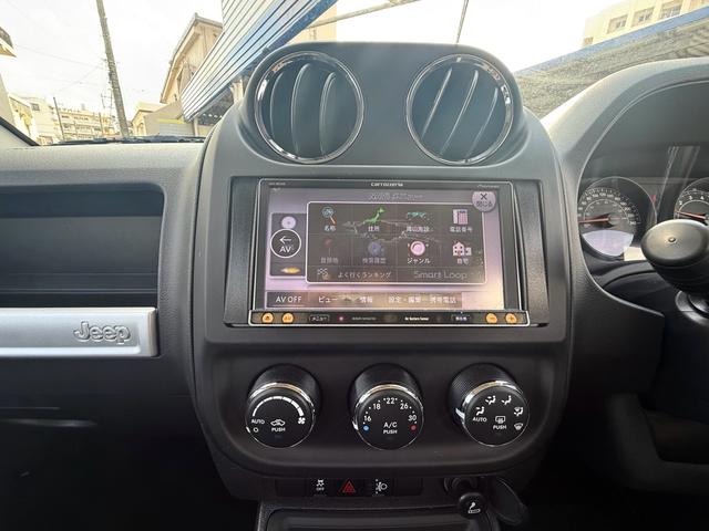 インパネスイッチ類は手の届きやすい場所で簡単操作ができる空調付き！オールシーズンお好みの温度調整が可能です。