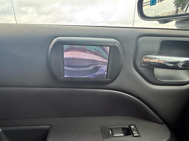 助手席側ドアパネルには、サイドカメラも装備させておりますので安心してお乗りいただけます