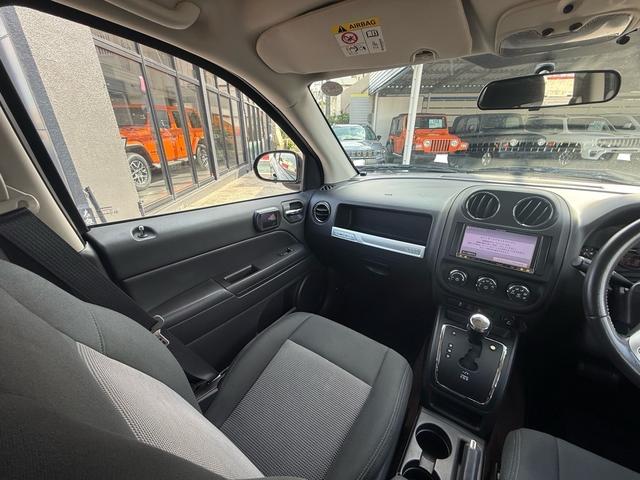 走行距離は４５８００ｋｍで安心してお乗りいただけます。長さ４４７ｃｍ幅１８１ｃｍ高さ１６６ｃｍ