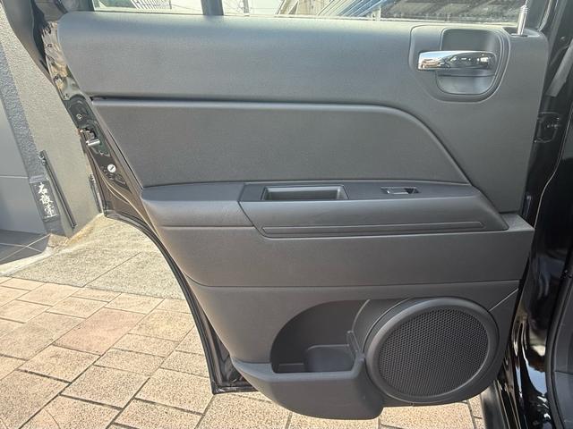 走行距離は４５８００ｋｍで安心してお乗りいただけます。長さ４４７ｃｍ幅１８１ｃｍ高さ１６６ｃｍ