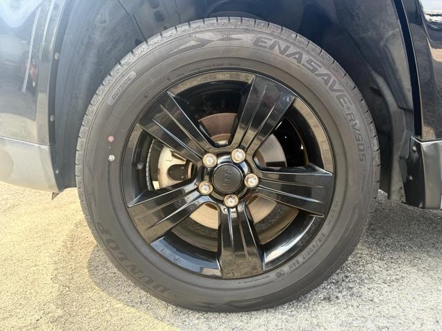 １７インチアルミホイールです。足元から上質さを引き立てる仕様となっております。