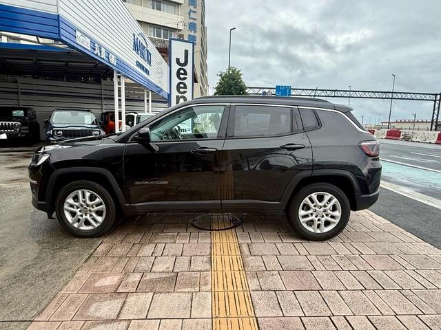 力強い走りとスタイリッシュなデザインが魅力のコンパクトＳＵＶ。使い勝手の良いサイズ感で女性ドライバーにも人気のお車です。