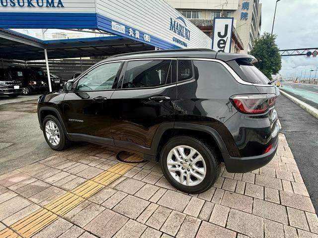 Ｊｅｅｐ伝統の台形のフェンダーアーチを採用しております。ＳＵＶにこだわり続け、伝統あるＪｅｅｐをせひご体験下さいませ。