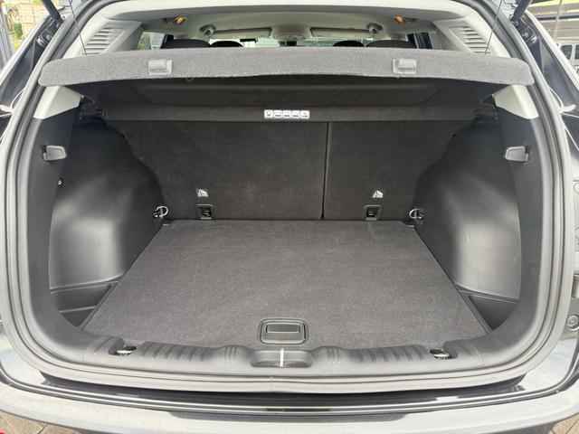 ラゲッジスペースも十分な広さとなっております。趣味が広がる収納スペース！お買い物やアクティビティなどに大活躍です。
