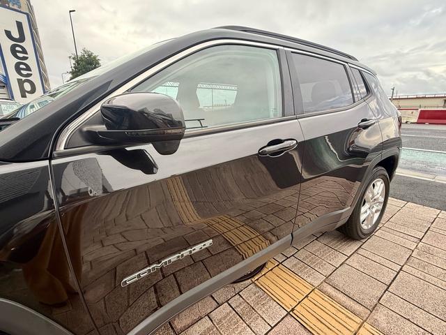 サイドインパクトバー装備で、側面衝突時の安全性を高めます。ドア内部に高強度スチールバーを備え、乗員保護性能を向上！