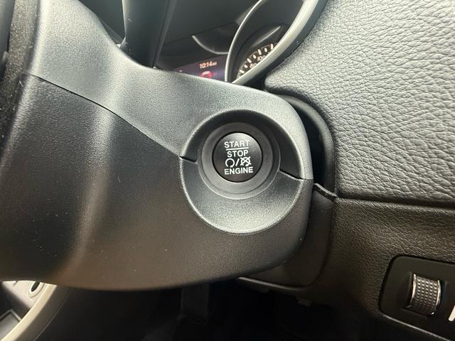 エンジン始動・停止はボタンを押すだけです。