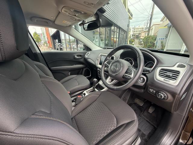 走行距離は５０１００ｋｍで安心してお乗りいただけます。長さ４４０ｃｍ幅１８１ｃｍ高さ１６４ｃｍ