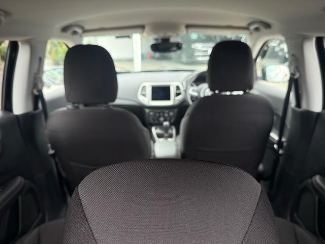 クルーズコントロール／盗難防止装置／バックカメラ／ＥＴＣ／ナビ／ＨＩＤヘッドライト／コーナーセンサー／ブレーキアシスト／本革ステアリング／ハーフレザーシート／走行距離５０１００ｋｍ／１７インチホイール