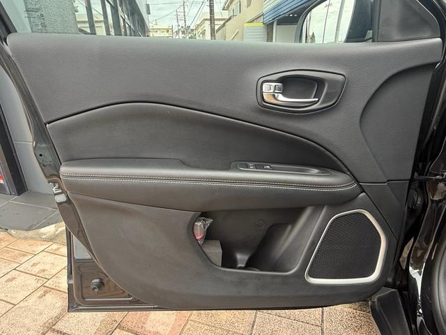 助手席側ドアパネルです。店頭にて現車確認できますので、ぜひお客様の目でお確かめ下さい。