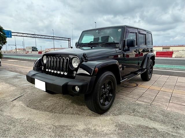 【アクセス】国道５８号線を那覇より北向けメイクマン浦添店手前の交差点をＵターン、約１０メートル先左側の丸貴本社ビルを超え約１０メートル先の同仁病院手前。ジープの看板を目印に！