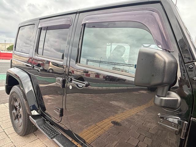 右側側面です。店頭にて現車確認できますので、ぜひお客様の目でお確かめ下さい。