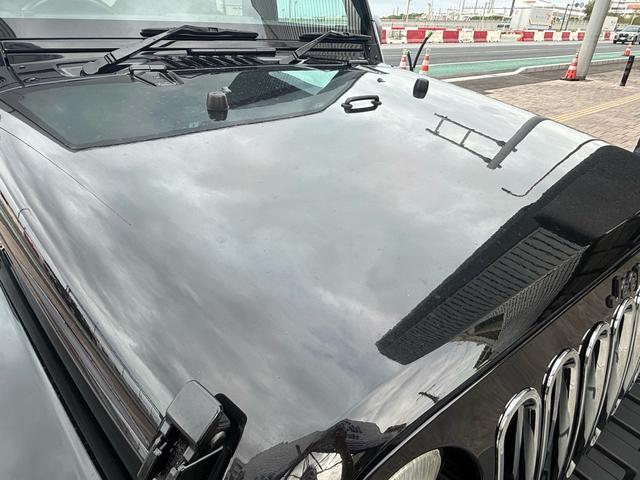 力強いデザインのボンネットフードがＪｅｅｐらしさを際立たせています。フロントからの迫力ある印象が魅力です。