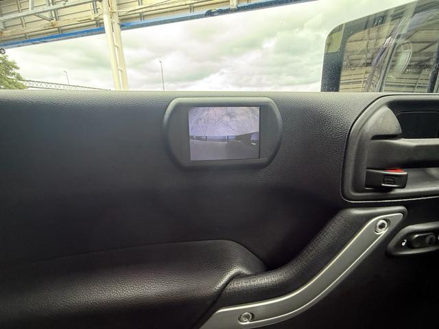 助手席側ドアパネルには、サイドカメラも装備させておりますので安心してお乗りいただけます