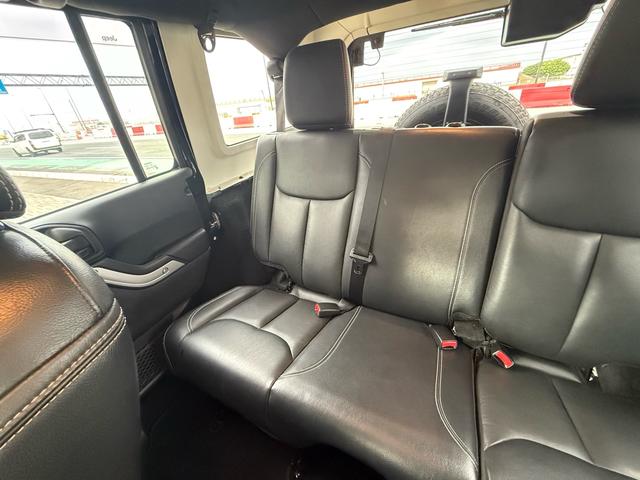 走行距離は５２０００ｋｍで安心してお乗りいただけます。長さ４７０ｃｍ幅１８８ｃｍ高さ１８４ｃｍ