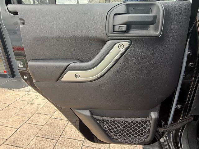 Ｊｅｅｐ沖縄ショールーム隣の第二展示場にて展示しております。沖縄県浦添市城間１－３９－２　国道５８号線を那覇向け「同仁病院」手前のＪｅｅｐの看板を目印にお越しくださいませ。