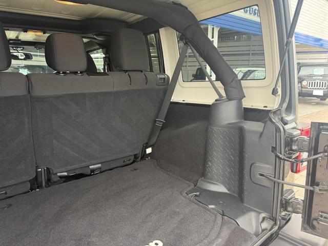 ラゲッジスペースは大容量を確保し、普段のお買い物やアウトドア・アクティビティなど幅広く活躍してくれます！