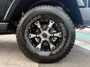 16インチホイールです。Jeepらしい力強い足元のデザイン!乗り心地と安定感を両立した、バランスの良い全体的にきれいな足回りです。