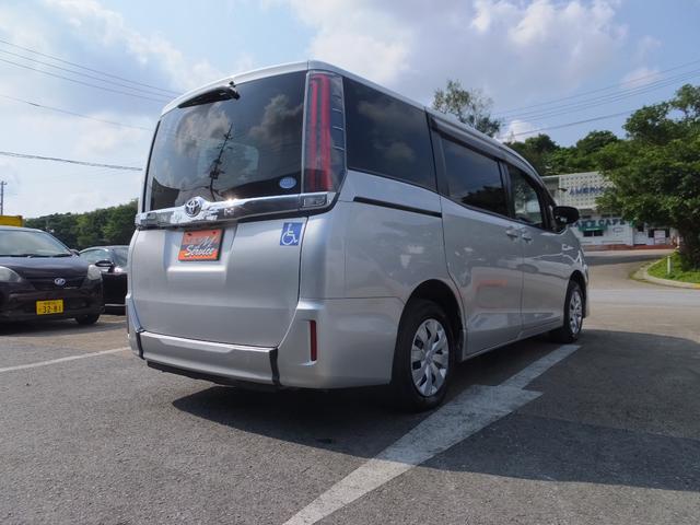 ノア Ｘ　福祉車両　車椅子１台　後部スロープ　電動固定装置　ナビ／テレビ　バックカメラ　左側パワースライドドア（18枚目）