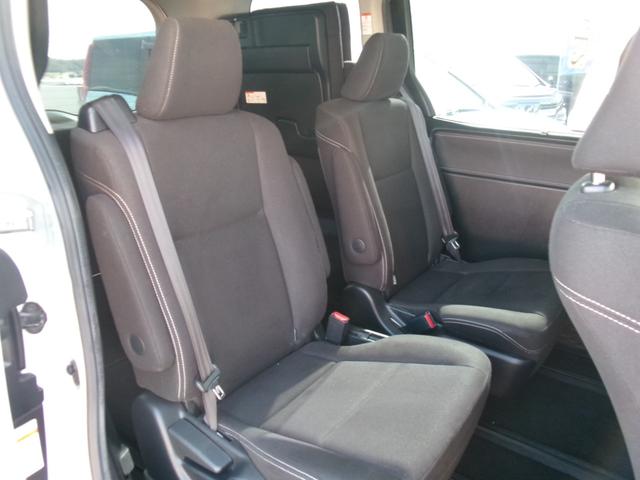 エスクァイア ハイブリッドXi オプションエアロパーツ・社外17インチアルミ・後席モニター(32枚目)