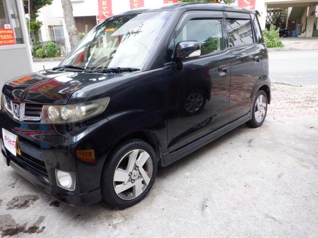 当店では、キズ・へこみ等は納車時までに鈑金を行い仕上げた状態で納車をさせて頂きます、気になるキズ等ございましたら、何でもお申しつけ下さい♪納車時までに自社提携工場にて無料で対応させて頂きます！！