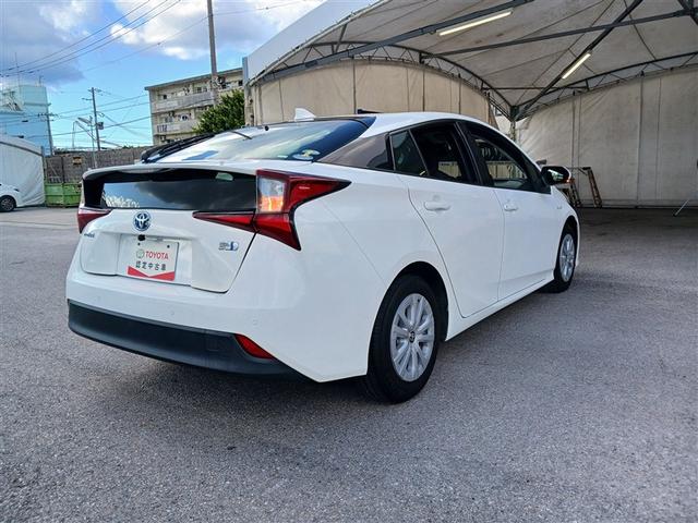 プリウス Ｓ　ＤＶＤ再生　ミュージックプレイヤー接続可　バックカメラ　衝突被害軽減システム　ＥＴＣ　ＬＥＤヘッドランプ（8枚目）