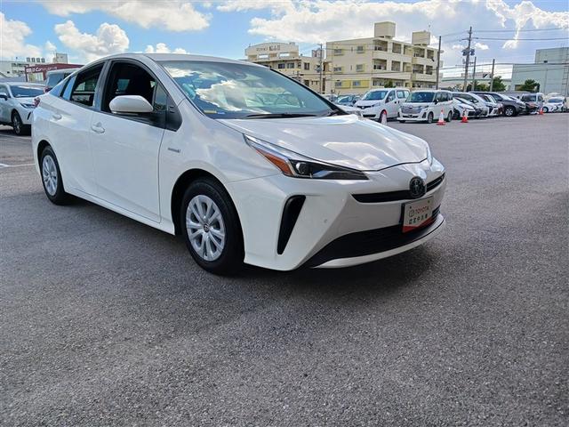 プリウス Ｓ　ＤＶＤ再生　ミュージックプレイヤー接続可　バックカメラ　衝突被害軽減システム　ＥＴＣ　ＬＥＤヘッドランプ（10枚目）