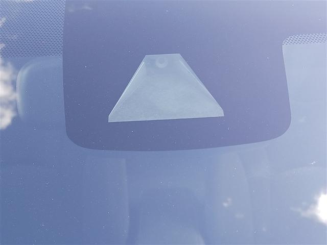 プリウス Ｓ　ＤＶＤ再生　ミュージックプレイヤー接続可　バックカメラ　衝突被害軽減システム　ＥＴＣ　ＬＥＤヘッドランプ（11枚目）