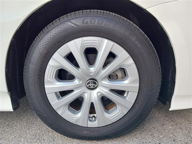 プリウス Ｓ　ＤＶＤ再生　ミュージックプレイヤー接続可　バックカメラ　衝突被害軽減システム　ＥＴＣ　ＬＥＤヘッドランプ（12枚目）