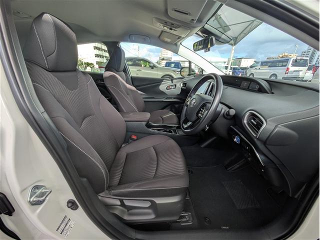 プリウスＰＨＶ Ｓナビパッケージ　フルセグ　メモリーナビ　ミュージックプレイヤー接続可　バックカメラ　衝突被害軽減システム　ＥＴＣ　ドラレコ　ＬＥＤヘッドランプ　アイドリングストップ（10枚目）