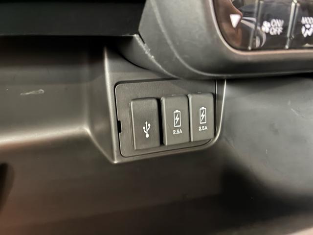 Ｎ－ＢＯＸカスタム Ｌターボ　プッシュスタート　スマートキー　ＥＴＣ　バックカメラ　両側パワースライドドア　ハーフレザーシート　レーダーブレーキ　クルーズコントロール　ＴＶナビ（12枚目）