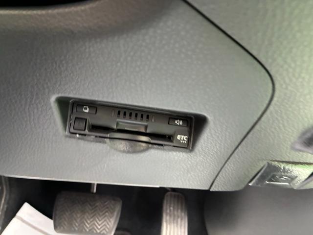 Ｃ－ＨＲ Ｇ　純正９インチナビ　フルセグＴＶ　バックカメラ　モデリスタエアロ　ハーフレザーシート　ブラインドポットモニター　ＥＴＣ　ステアリングスイッチ　Ｂｌｕｅｔｏｏｔｈ　ドラレコ（12枚目）