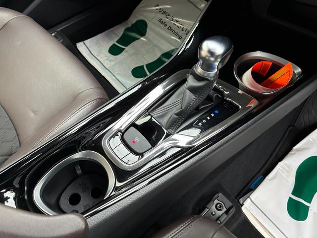 Ｃ－ＨＲ Ｇ　純正９インチナビ　フルセグＴＶ　バックカメラ　モデリスタエアロ　ハーフレザーシート　ブラインドポットモニター　ＥＴＣ　ステアリングスイッチ　Ｂｌｕｅｔｏｏｔｈ　ドラレコ（16枚目）