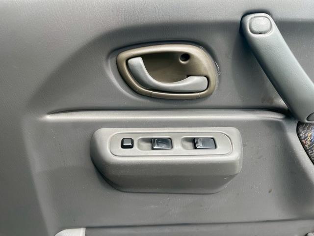 ジムニー ＸＣ　キーレス　ＡＢＳ　運転席エアバッグ　助手席エアバッグ　ＬＥＤライト　プライバシーガラス　　ラジオ　ＣＤ　ＤＶＤ再生　ＢＴ接続　アルミホイール　リフトアップ（18枚目）