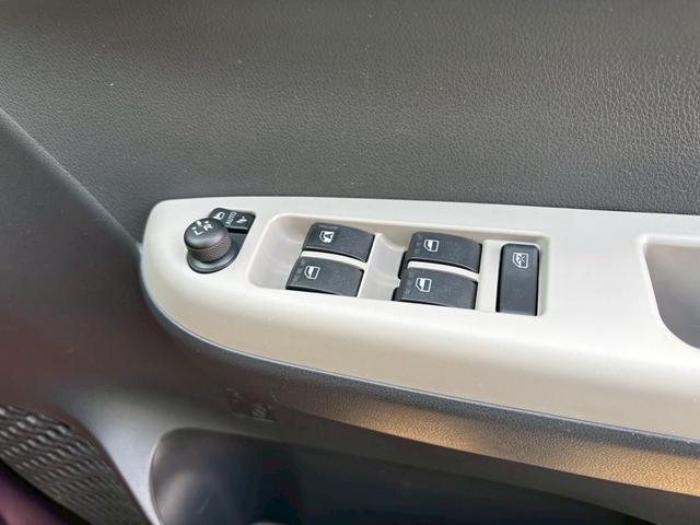 パッソ モーダ　Ｇパッケージ　ドライブレコーダー　盗難防止装置　オートライト　横滑り防止装置　障害物センサー　クルーズコントロール　アイドリングストップ　禁煙車　ＣＤ　ＤＶＤ再生　ＵＳＢ入力端子　ＢＴ接続　フルセグＴＶ（16枚目）