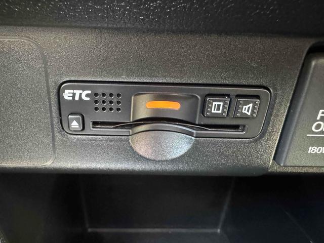 今では必需品のＥＴＣも付いております。高速道路での出入りもスムーズ。渋滞緩和にもなりエコにも繋がります。