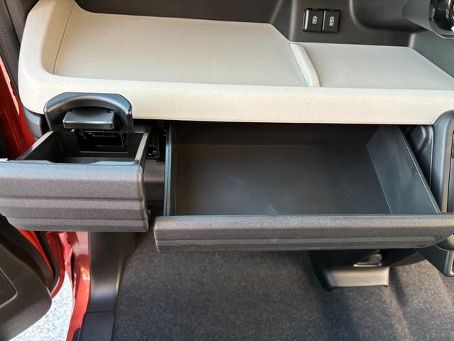 スペーシア ハイブリッドＸ　全方位モニター９インチナビ　バックカメラ　フルセグＴＶ　ＨＤＭＩミラーリング　ドライブレコーダー　ＥＴＣ　シートカバー　両側パワースライドドア（20枚目）