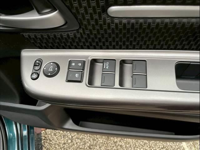 ステップワゴンスパーダ ＨＹＢＲＩＤ　Ｇ　Ｈｏｎｄａ　ＳＥＮＳＩＮＧ（10枚目）