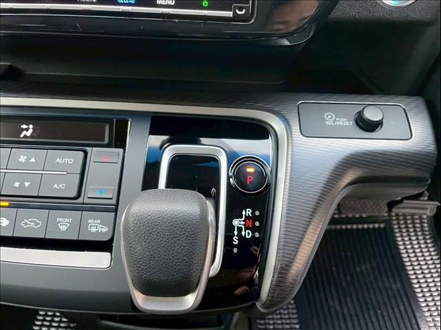 ステップワゴンスパーダ ＨＹＢＲＩＤ　Ｇ　Ｈｏｎｄａ　ＳＥＮＳＩＮＧ（17枚目）