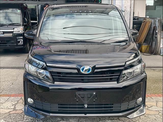 ヴォクシー ＨＹＢＲＩＤ　Ｖ　７人乗り（2枚目）