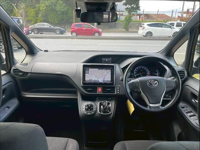 ヴォクシー ＨＹＢＲＩＤ　Ｖ　７人乗り（7枚目）