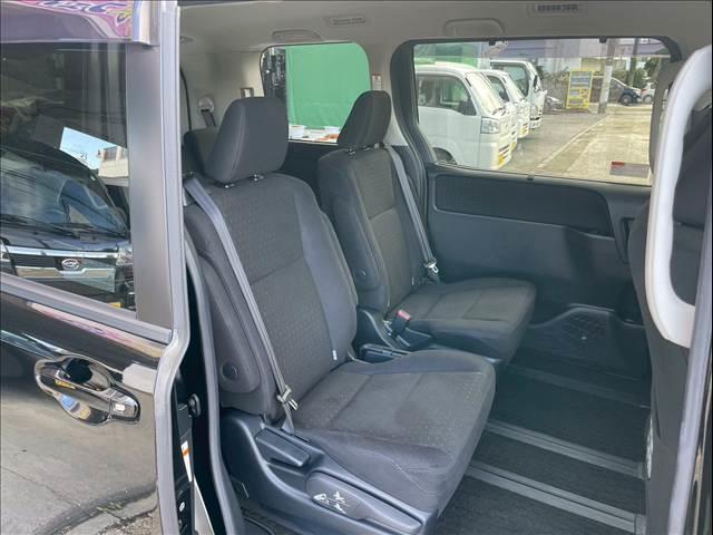 ヴォクシー ＨＹＢＲＩＤ　Ｖ　７人乗り（29枚目）