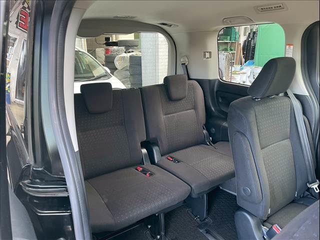 ヴォクシー ＨＹＢＲＩＤ　Ｖ　７人乗り（31枚目）