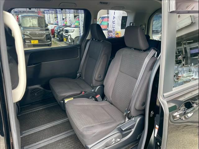 ヴォクシー ＨＹＢＲＩＤ　Ｖ　７人乗り（36枚目）