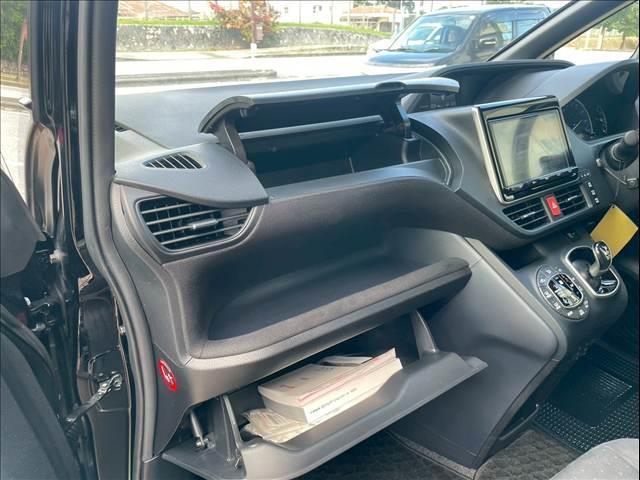 ヴォクシー ＨＹＢＲＩＤ　Ｖ　７人乗り（40枚目）