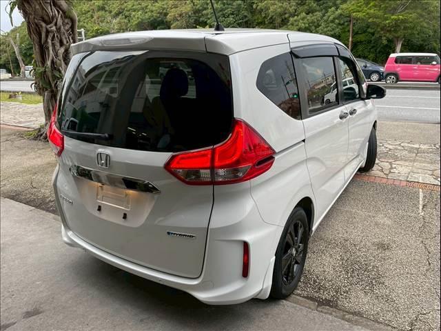 フリードハイブリッド ＨＹＢＲＩＤ　Ｇ　ＢＬＡＣＫ　ＳＴＹＬＥ　６人（4枚目）